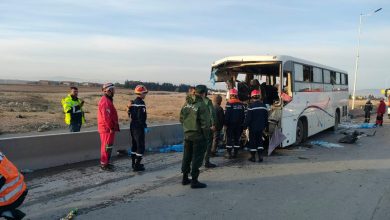 صورة سطف: قتيل و13 جريحا في اصطدام حافلة لنقل المسافرين بشاحنة